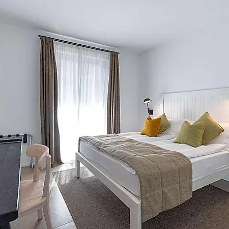 Hotel Seta 3*