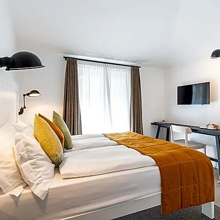 Seta Hotel 3*