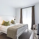 Seta Hotel 3*